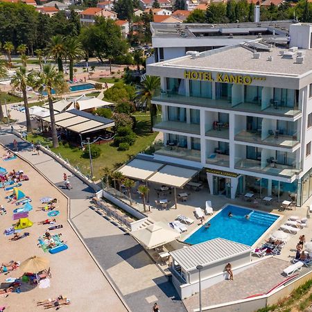 Kaneo Beach Hotel Novalja Buitenkant foto