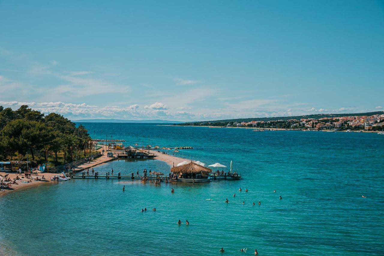 Kaneo Beach Hotel Novalja Buitenkant foto