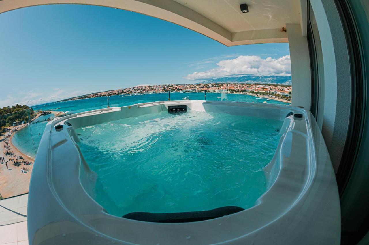 Kaneo Beach Hotel Novalja Buitenkant foto
