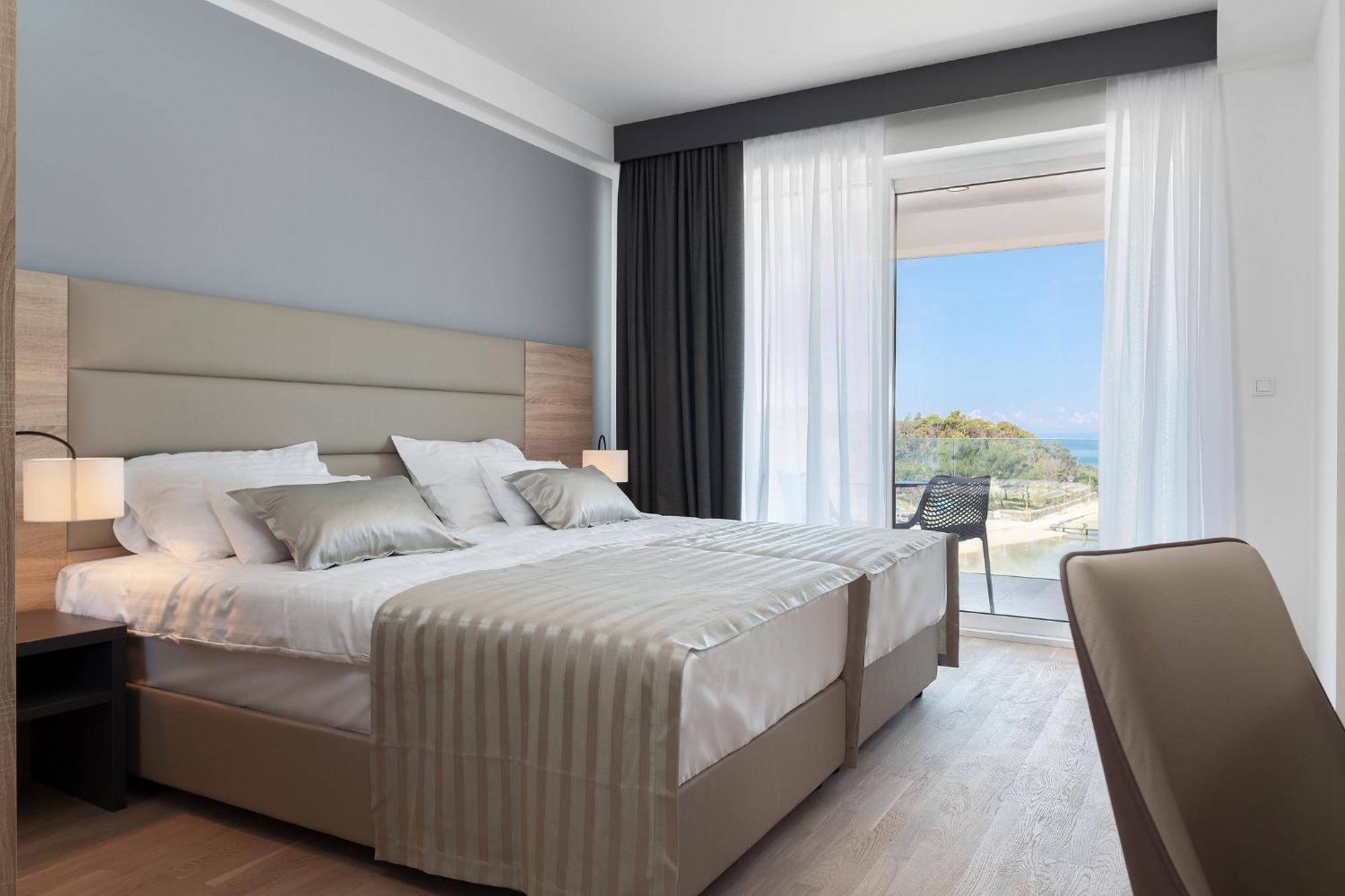 Kaneo Beach Hotel Novalja Buitenkant foto