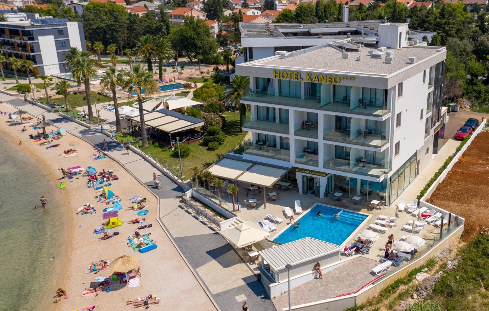 Kaneo Beach Hotel Novalja Buitenkant foto