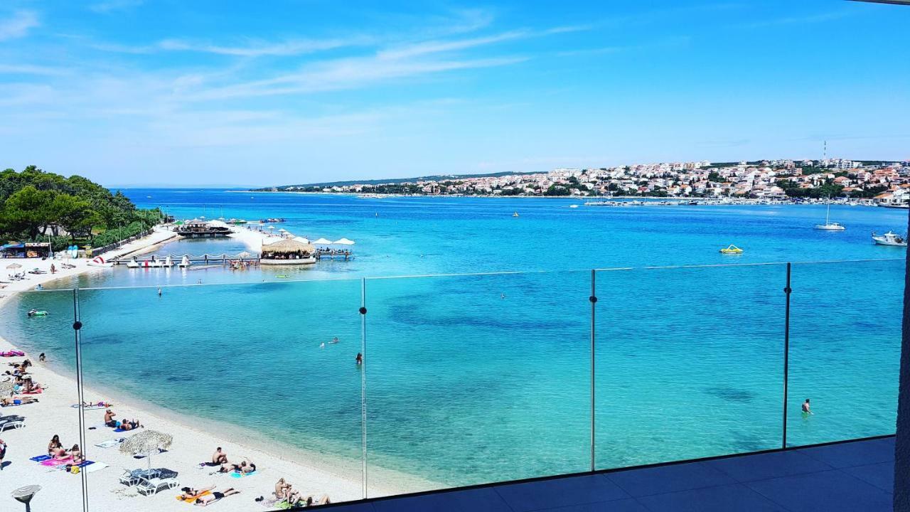 Kaneo Beach Hotel Novalja Buitenkant foto